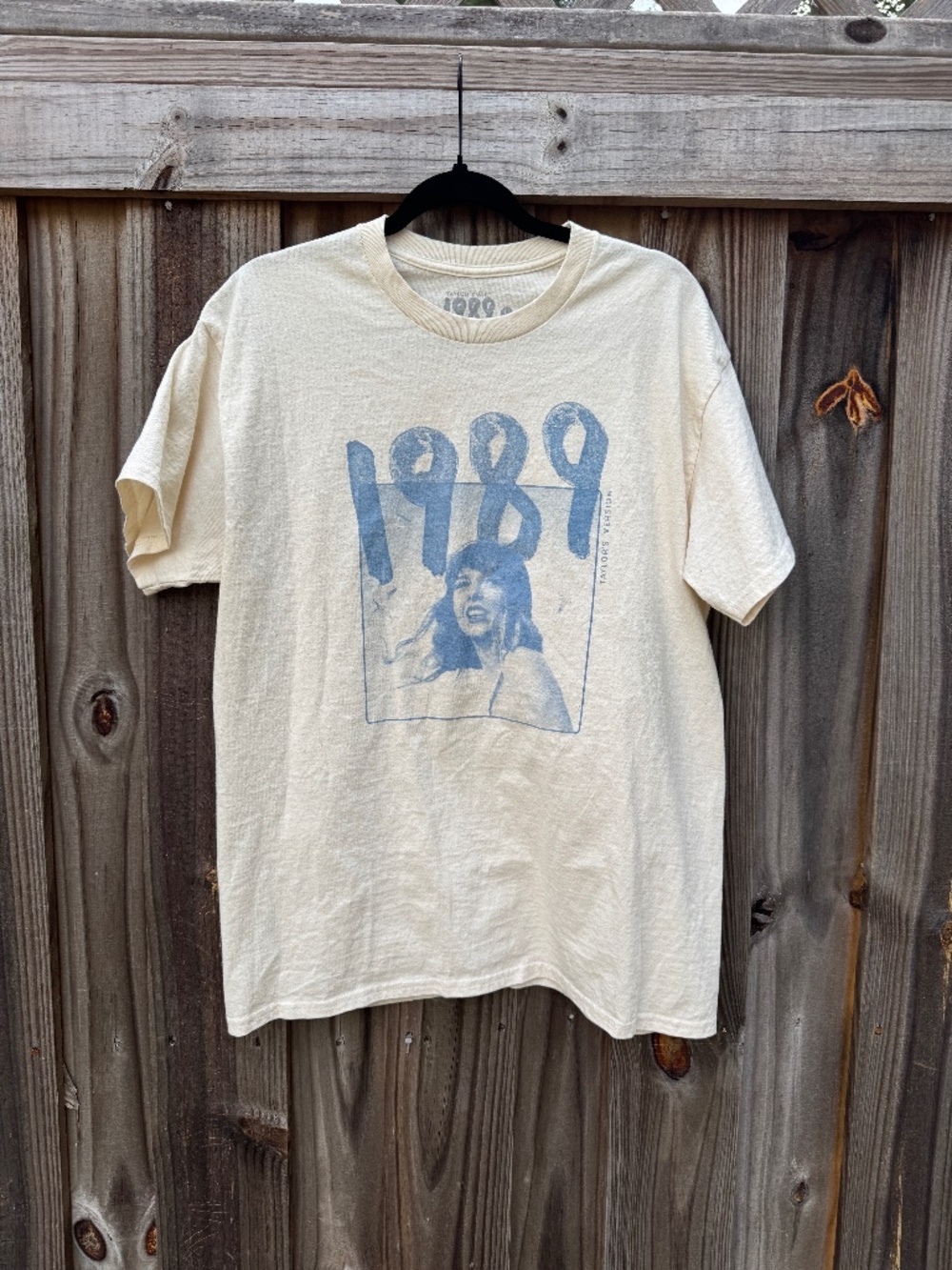 Taylor Swift 1989 Taylor's Version Cream Graphic T-Shirt Large